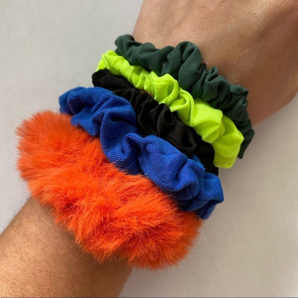 𝅺Set of 5 Scrunchies